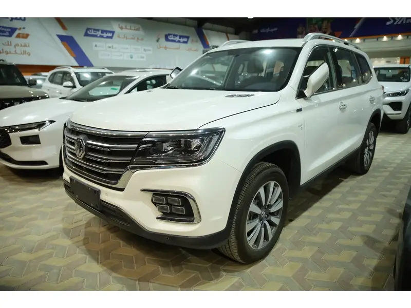 Discover undefined undefined Exterior Interior Images.Find all aspects and details of cars.