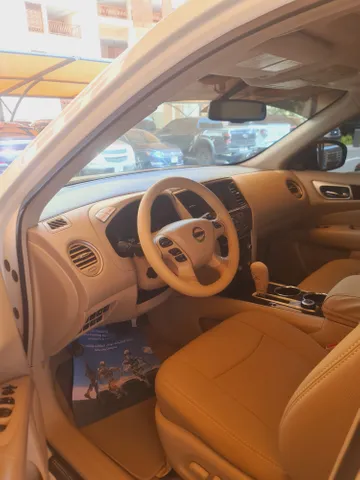 Nissan Pathfinder SV 4WD 2014