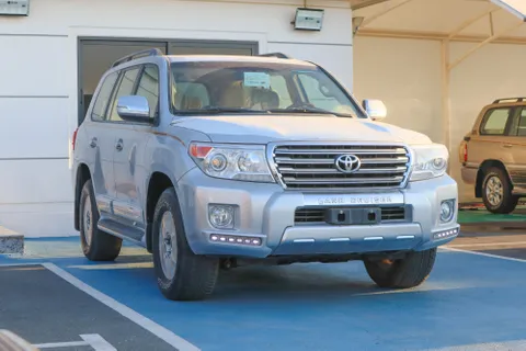 Toyota Land Cruiser 4.5L GXR Petrol 2015