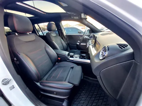 Mercedes-Benz GLB 250 4MATIC 2021