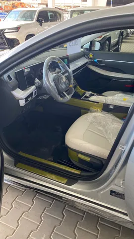 Discover undefined undefined Exterior Interior Images.Find all aspects and details of cars.