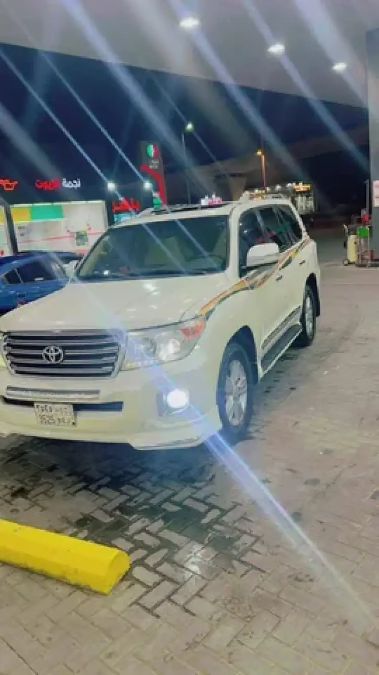 toyota toyota-land-cruiser image Toyota Land Cruiser 2015