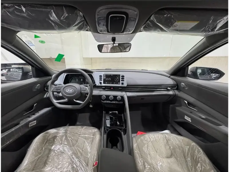 Hyundai Elantra 2025