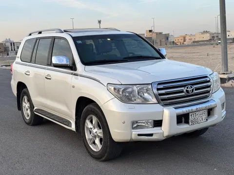 Toyota Land Cruiser 2011