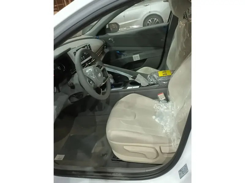 Hyundai Elantra 2025