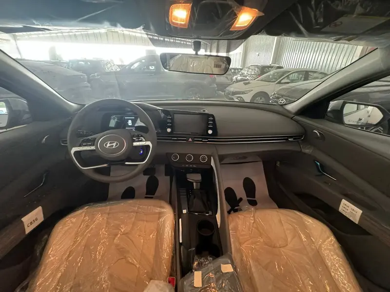 Hyundai Elantra 2025