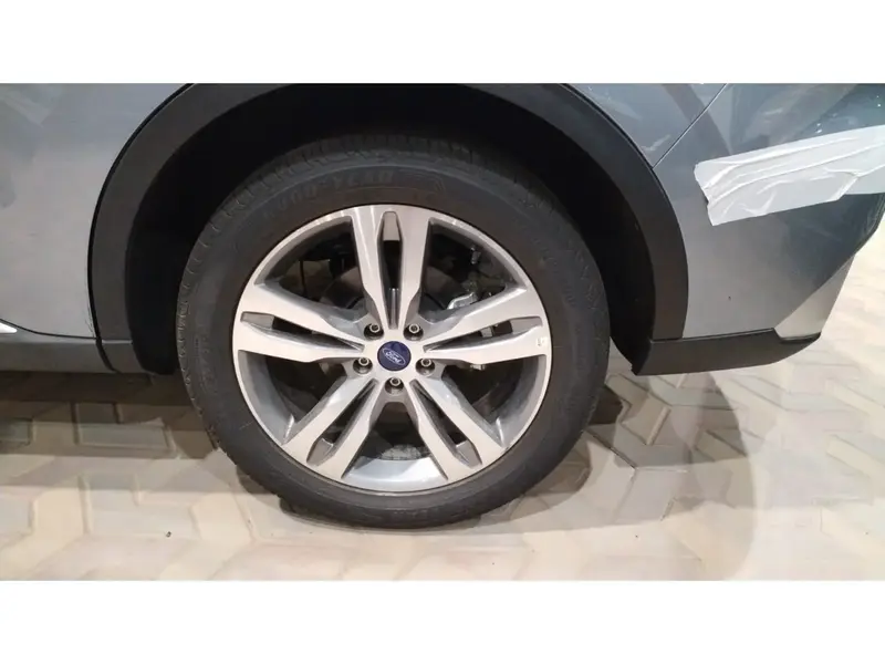 Discover undefined undefined Exterior Interior Images.Find all aspects and details of cars.