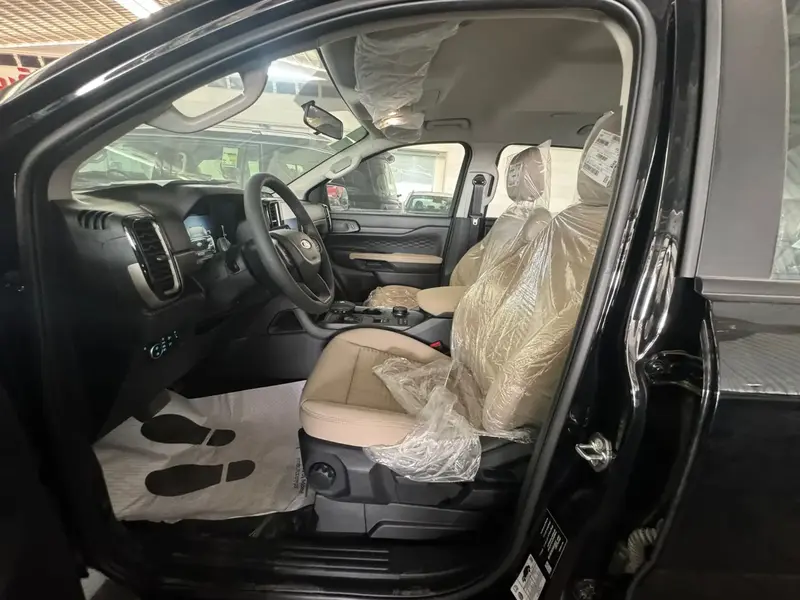 Discover undefined undefined Exterior Interior Images.Find all aspects and details of cars.
