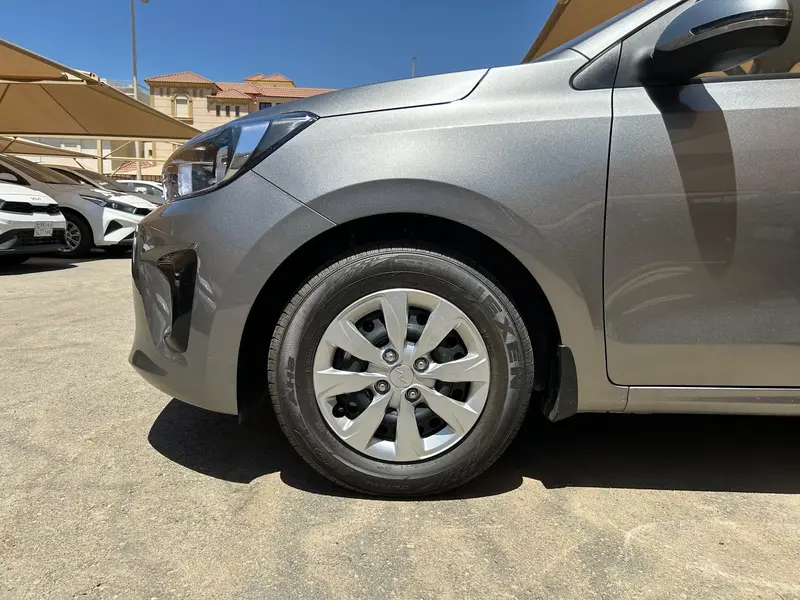 Discover undefined undefined Exterior Interior Images.Find all aspects and details of cars.
