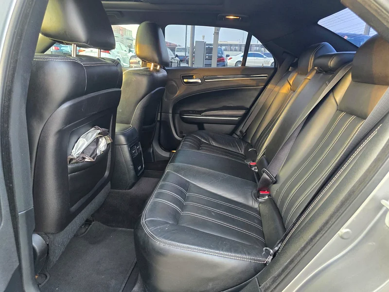 Chrysler 300 2017