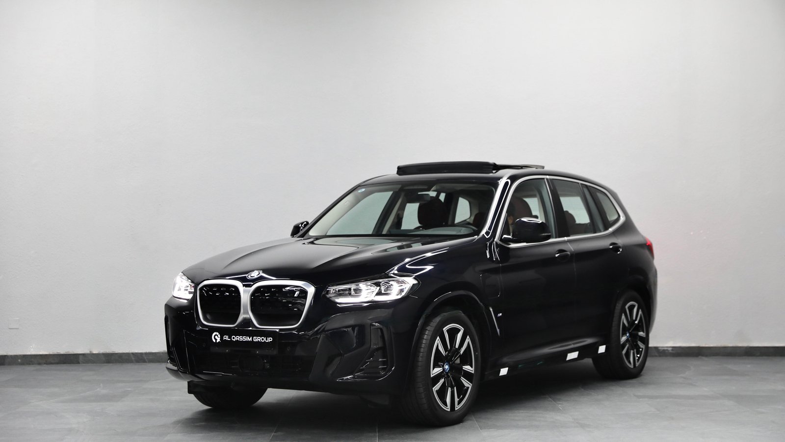 Discover undefined undefined Exterior Interior Images.Find all aspects and details of cars.