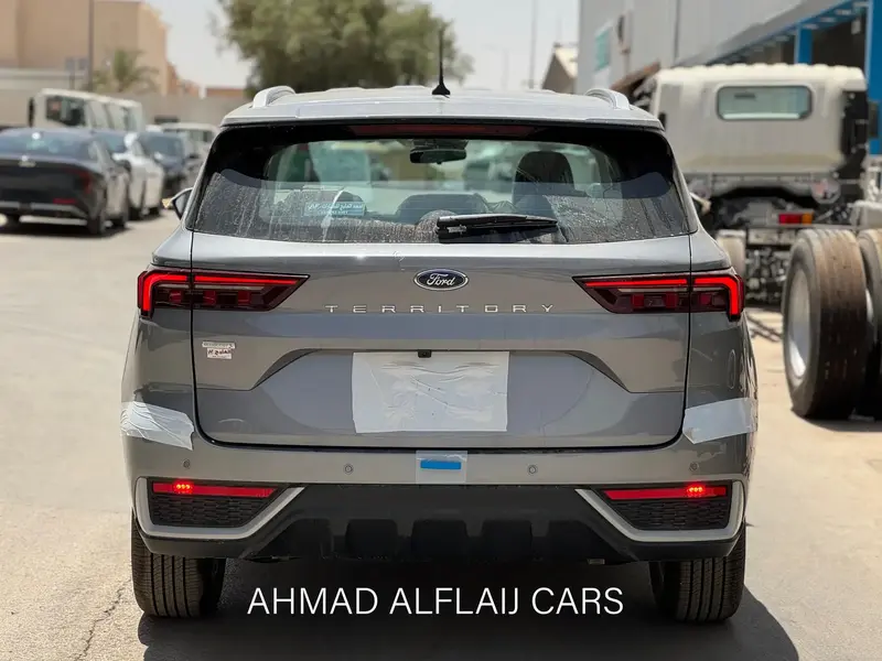Discover undefined undefined Exterior Interior Images.Find all aspects and details of cars.