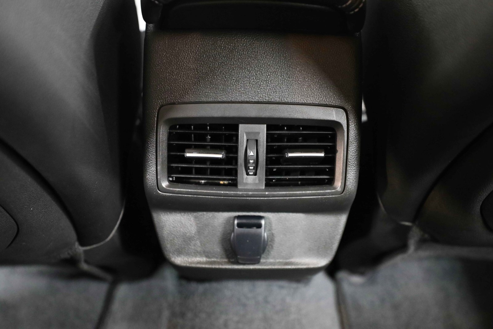Discover undefined undefined Exterior Interior Images.Find all aspects and details of cars.
