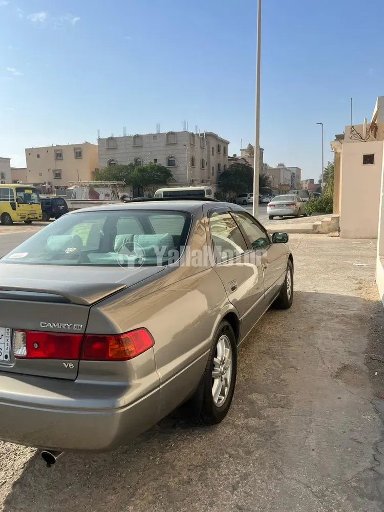 استكشف undefined undefined الصور الخارجية والداخلية. اكتشف جميع جوانب وتفاصيل السيارات.