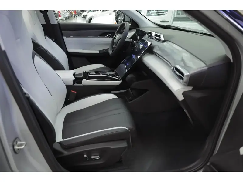 Discover undefined undefined Exterior Interior Images.Find all aspects and details of cars.