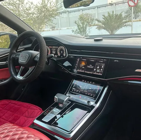 Audi Q8 55 TFSI quattro 340 HP 2021