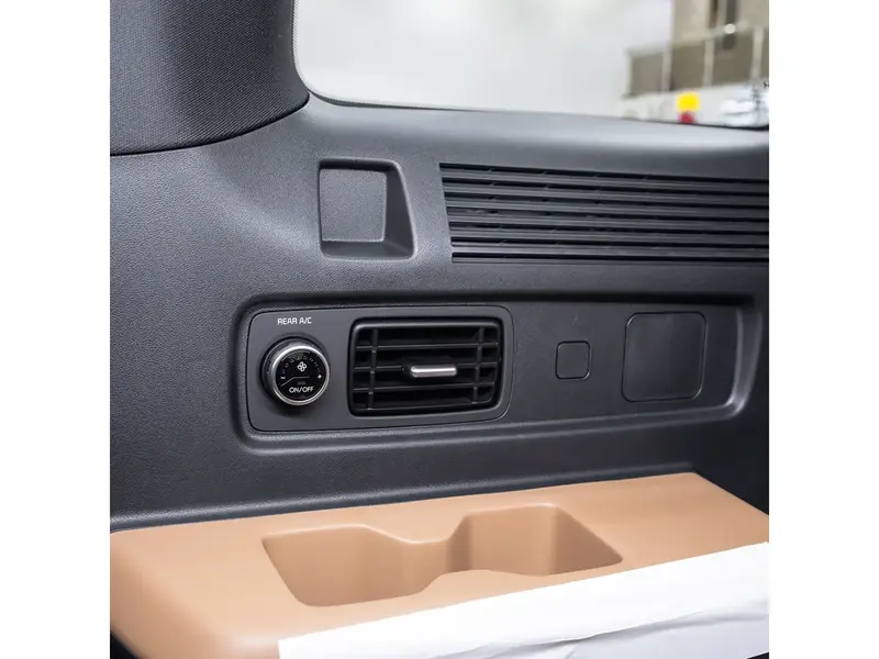 Discover undefined undefined Exterior Interior Images.Find all aspects and details of cars.