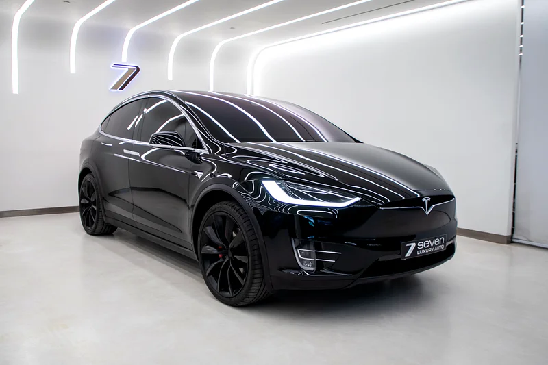 Tesla Model X 2019