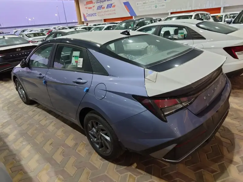 Hyundai Elantra 2025