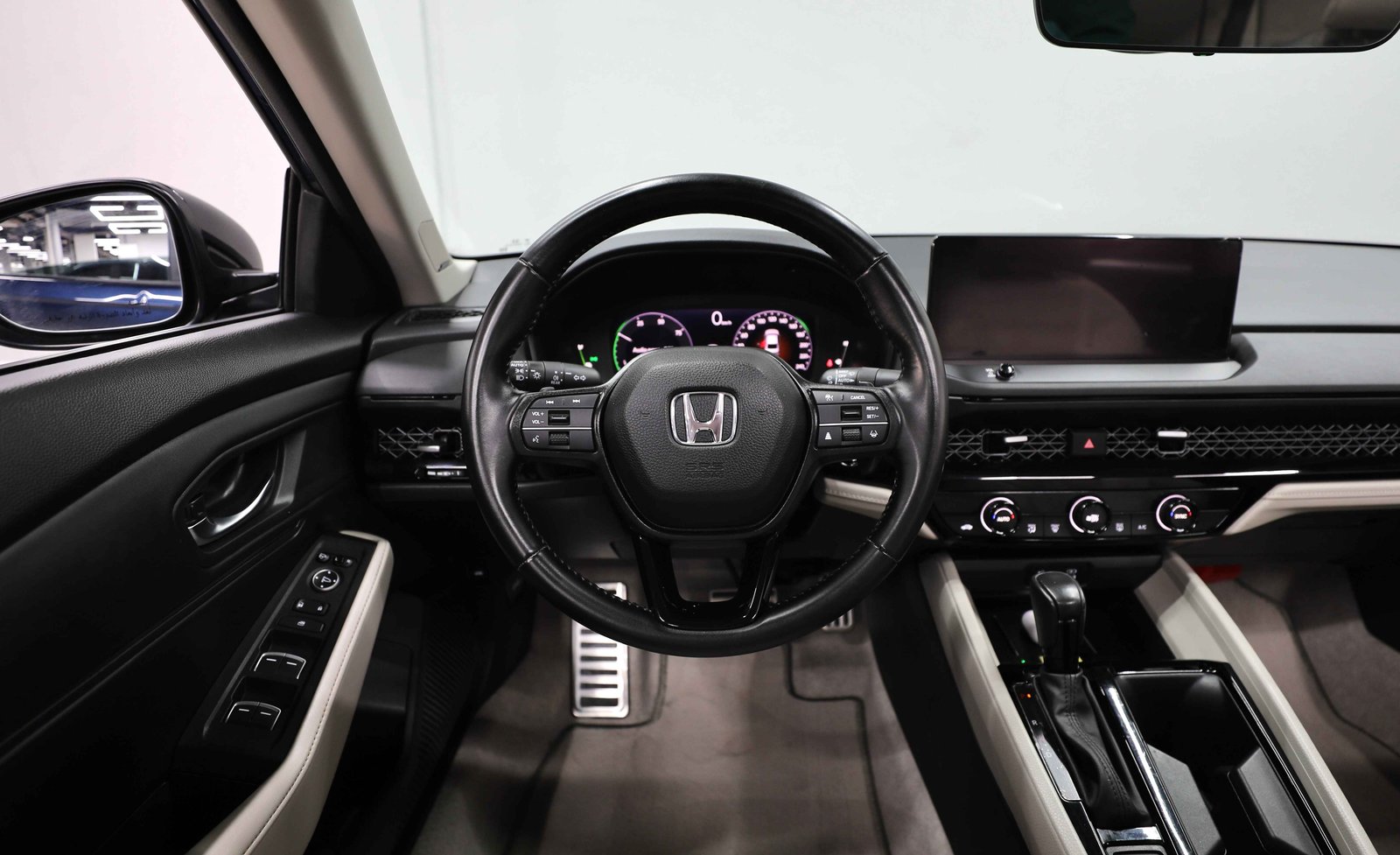 Discover undefined undefined Exterior Interior Images.Find all aspects and details of cars.