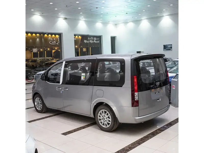 Hyundai Staria 2025