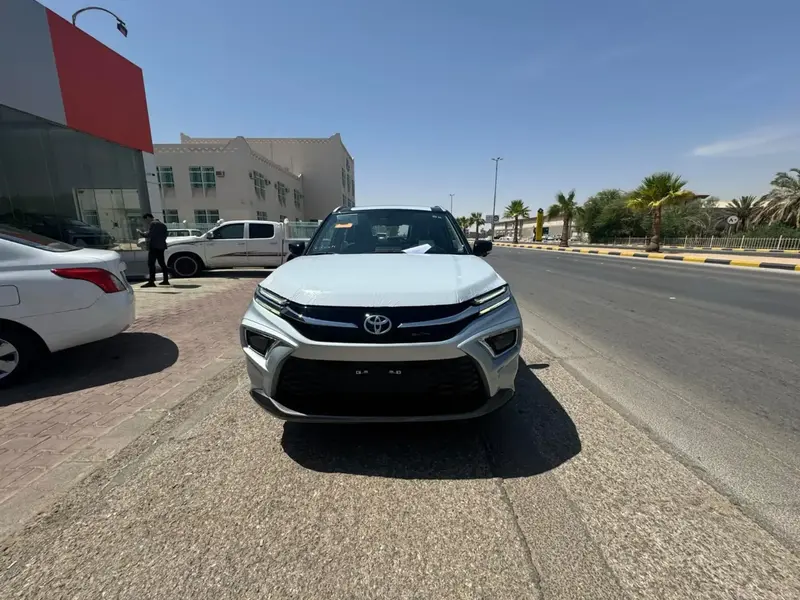 Discover undefined undefined Exterior Interior Images.Find all aspects and details of cars.