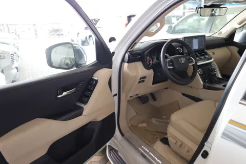 Toyota Land Cruiser 3.5T VXR  2023