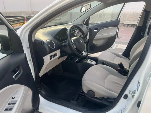 Mitsubishi Attrage 1.2 GLX (Mid Option) 2020