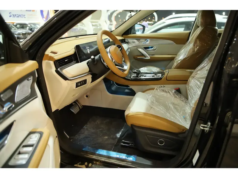 Discover undefined undefined Exterior Interior Images.Find all aspects and details of cars.