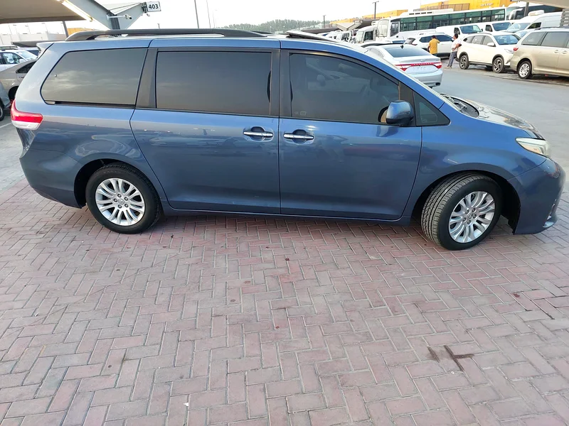 Toyota Sienna 2014
