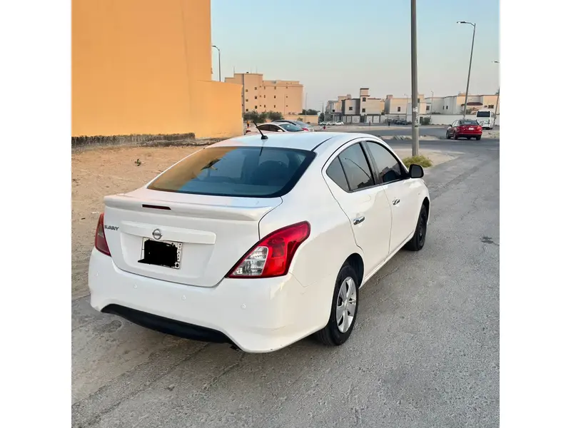 Discover undefined undefined Exterior Interior Images.Find all aspects and details of cars.