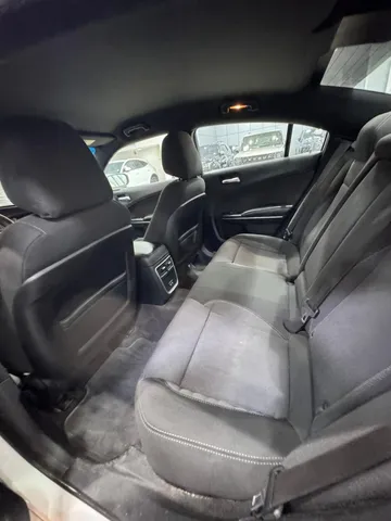 Dodge Charger SE 2016