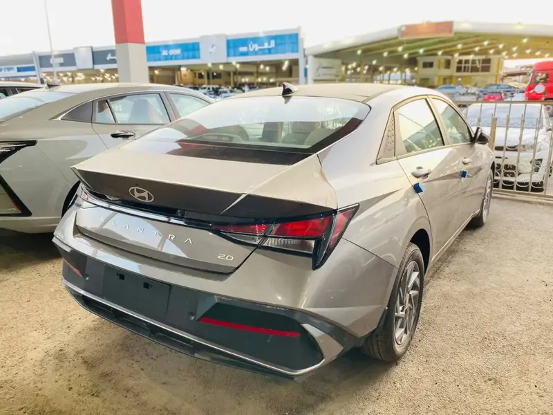 Hyundai Elantra 2025