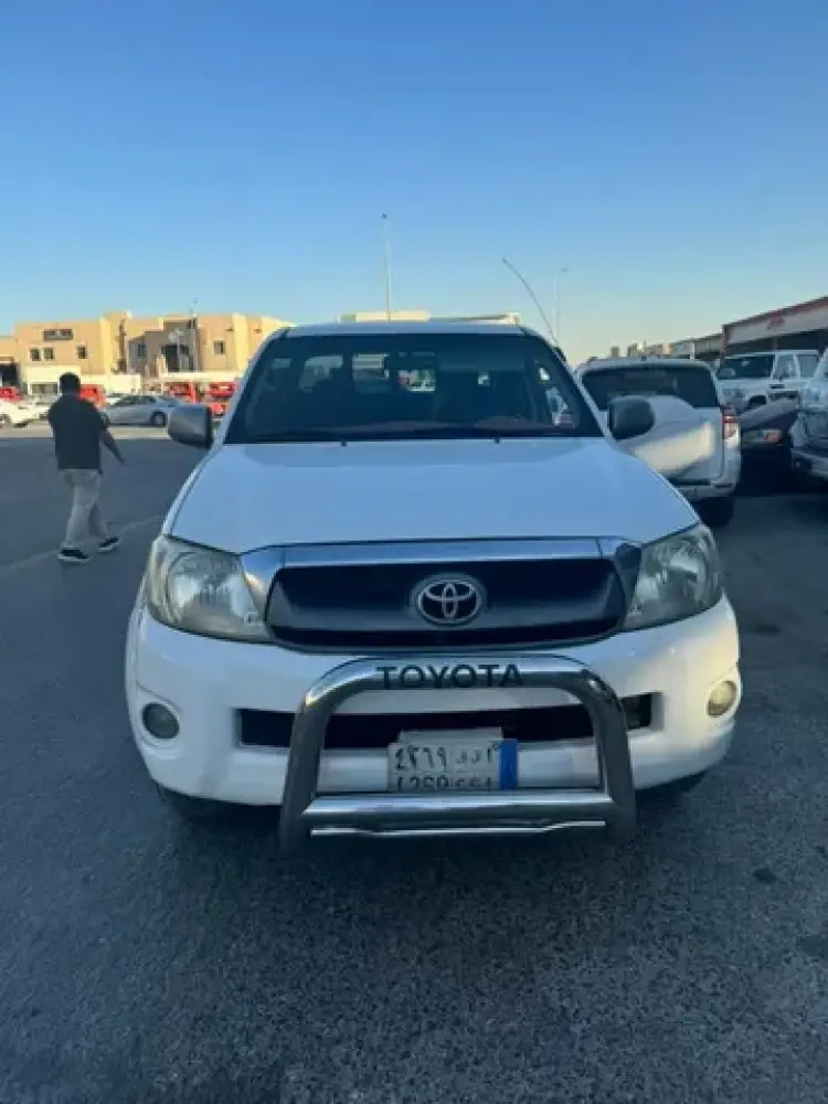 toyota toyota-hilux image Toyota Hilux 2011