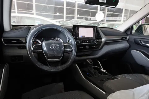 New Toyota Highlander  2.5L Hybrid GLE AWD  2023