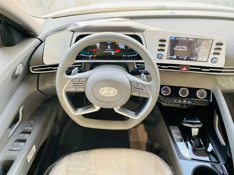 Hyundai Elantra 2025