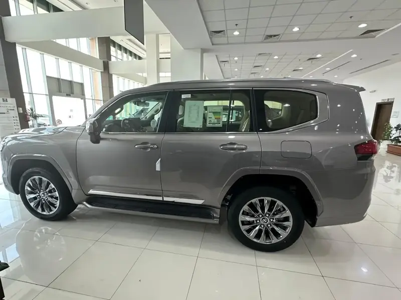 Discover undefined undefined Exterior Interior Images.Find all aspects and details of cars.