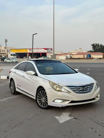 Discover undefined undefined Exterior Interior Images.Find all aspects and details of cars.