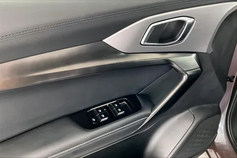 Discover undefined undefined Exterior Interior Images.Find all aspects and details of cars.