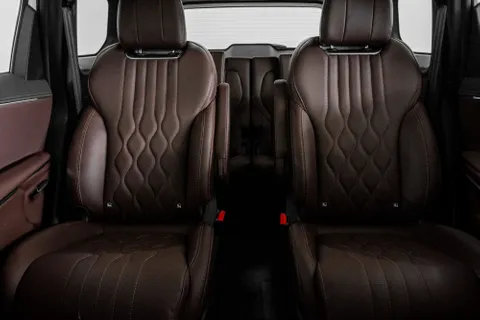 Discover undefined undefined Exterior Interior Images.Find all aspects and details of cars.