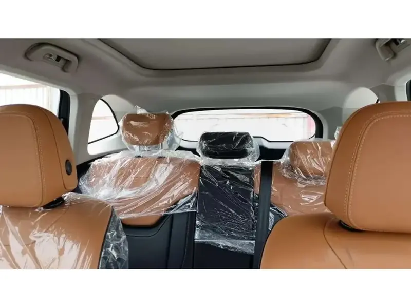 Discover undefined undefined Exterior Interior Images.Find all aspects and details of cars.