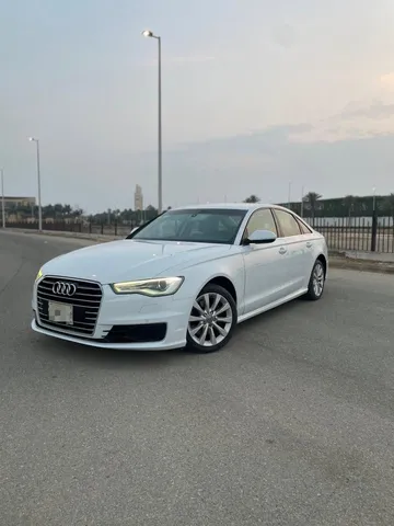 Discover undefined undefined Exterior Interior Images.Find all aspects and details of cars.