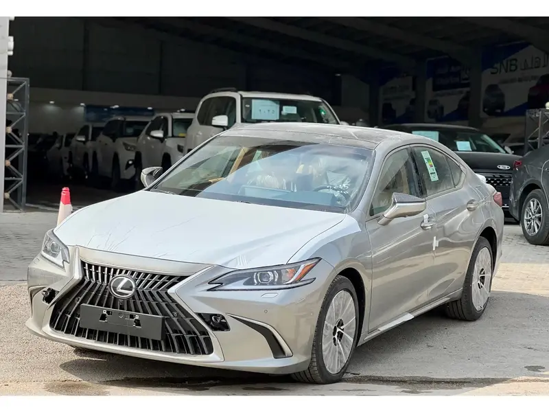 Discover undefined undefined Exterior Interior Images.Find all aspects and details of cars.