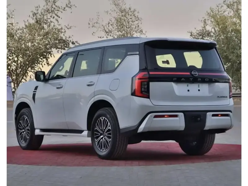 Discover undefined undefined Exterior Interior Images.Find all aspects and details of cars.