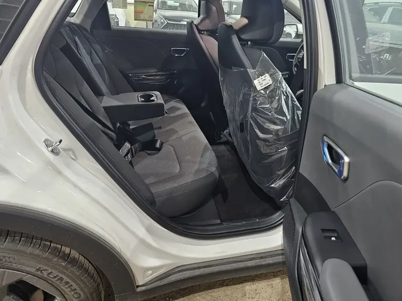 Discover undefined undefined Exterior Interior Images.Find all aspects and details of cars.
