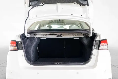Nissan Sunny 2024