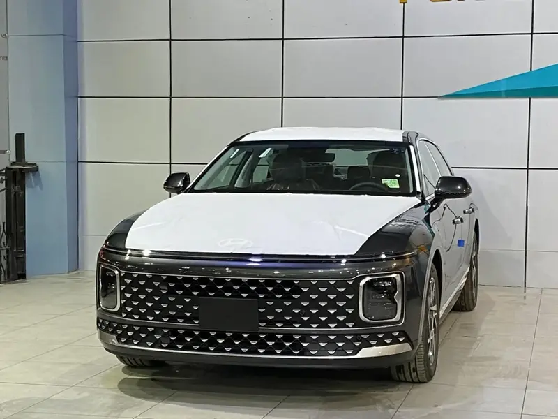 Discover undefined undefined Exterior Interior Images.Find all aspects and details of cars.