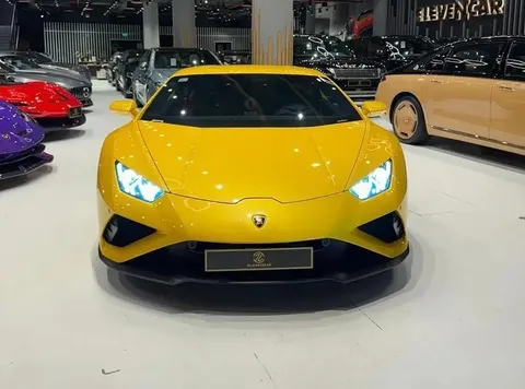 Discover undefined undefined Exterior Interior Images.Find all aspects and details of cars.