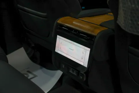 New Jeep Grand Wagoneer 2023