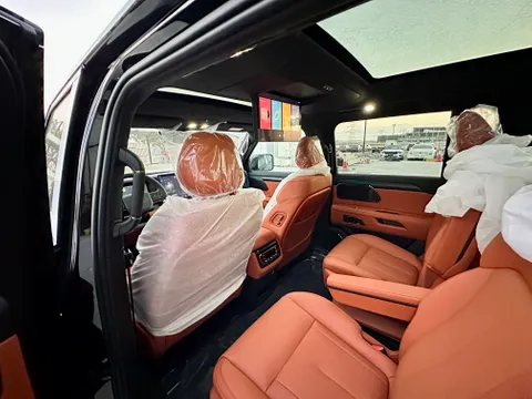 Discover undefined undefined Exterior Interior Images.Find all aspects and details of cars.